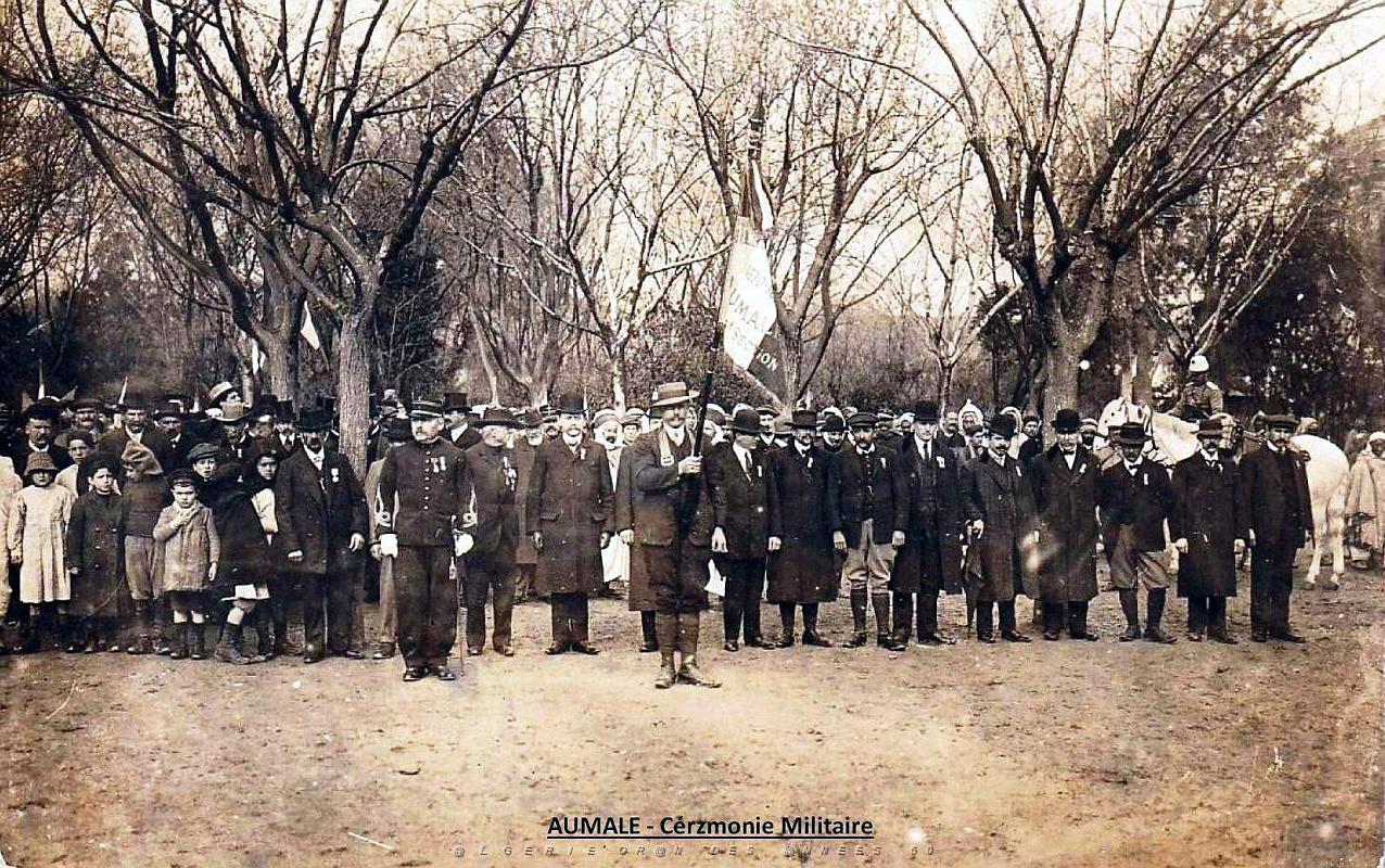 2141- Aumale - Ceremonie Militaire.jpg